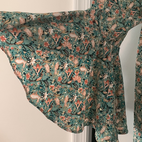 Beautiful, breezy blouse - Picture 6 of 8